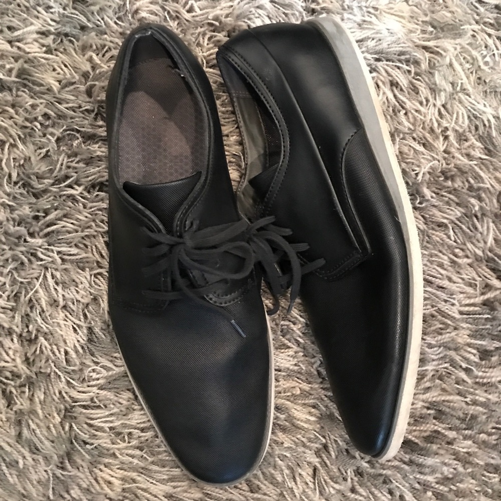 Calvin Klein black sneaker like size 11 (22C)